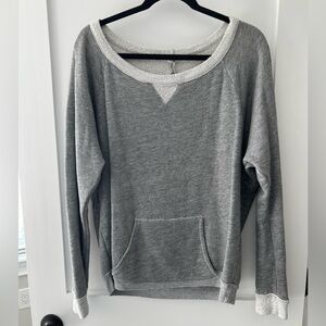 Splendid grey top, very soft, size large